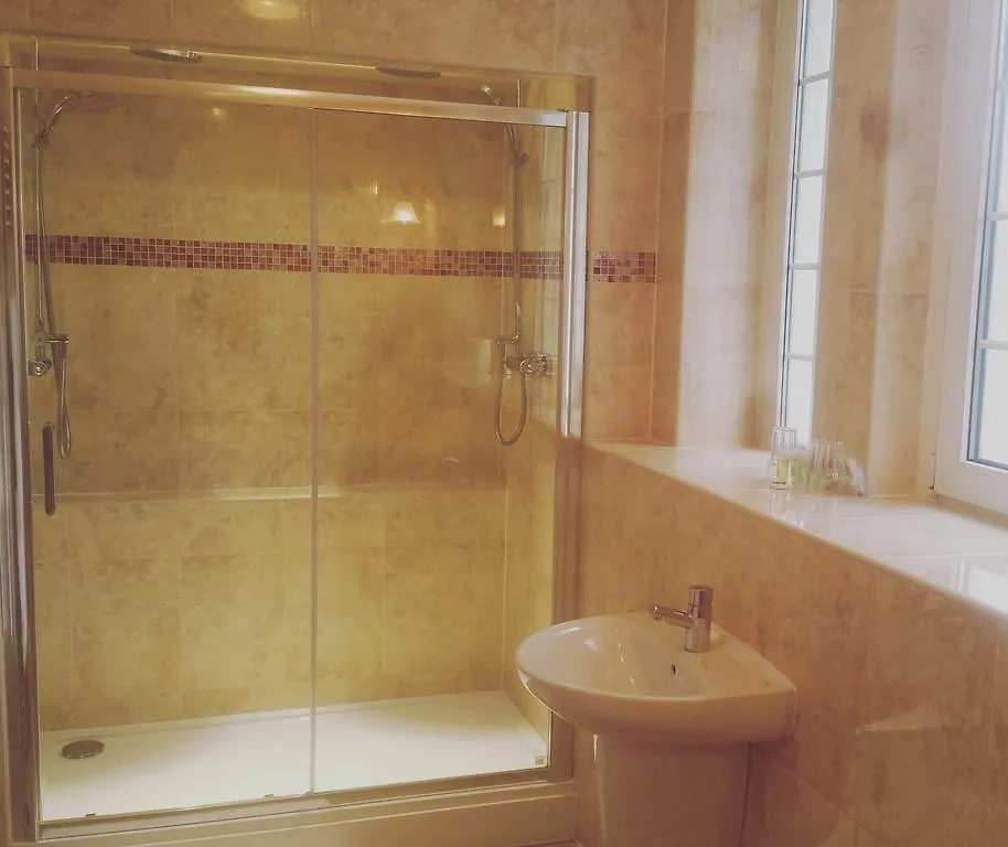 Manor Parc Hotel Cardiff 3*,