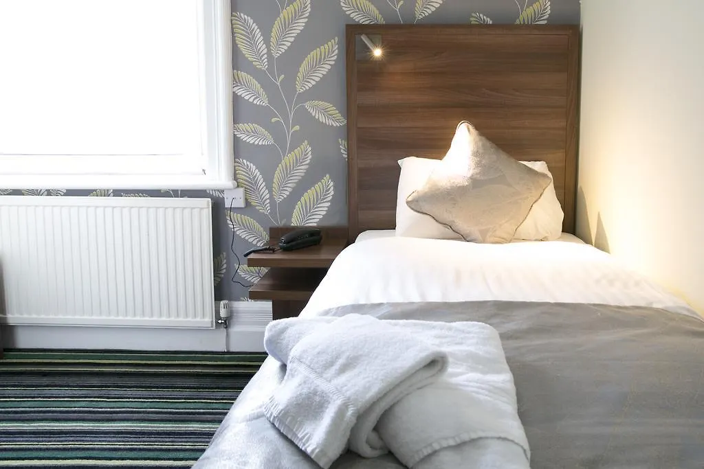 Manor Parc Hotel Cardiff 3*,