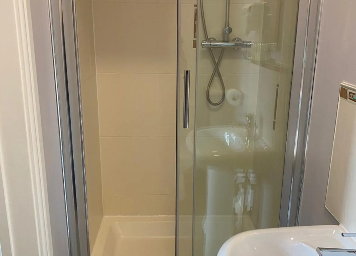 ***  קארדיף Manor Parc Hotel בריטניה