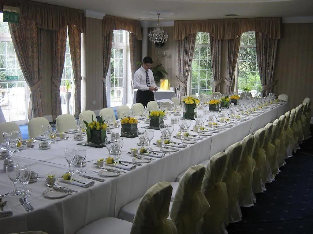 ***  קארדיף Manor Parc Hotel בריטניה
